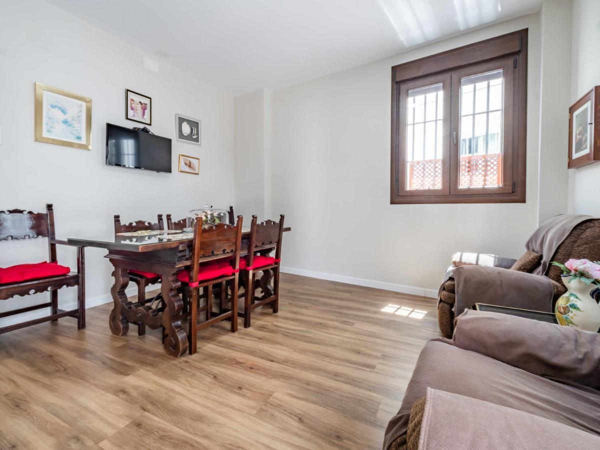 2 Bedrooms 2 Bathrooms - Triana- Appartement